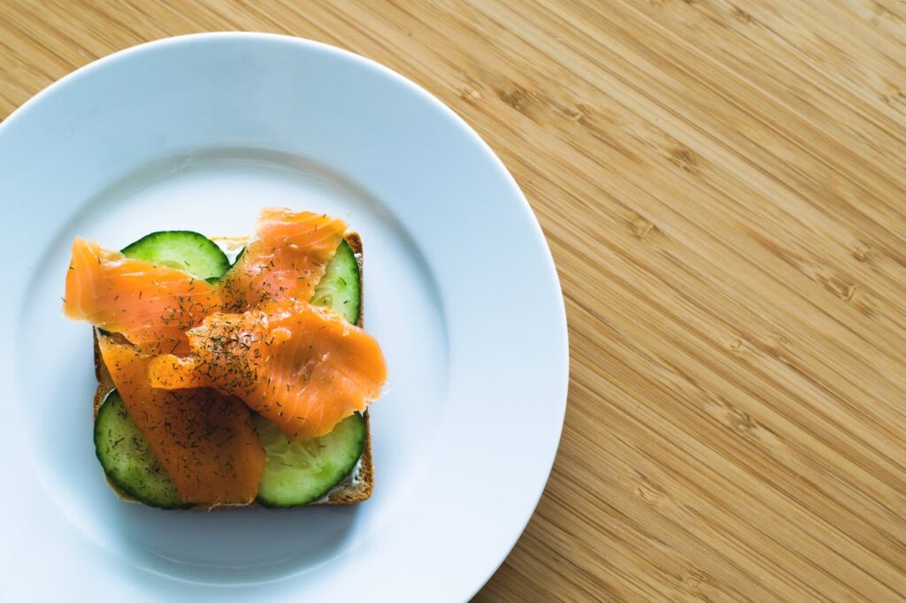 Hoe lang gerookte zalm bewaren na openen?